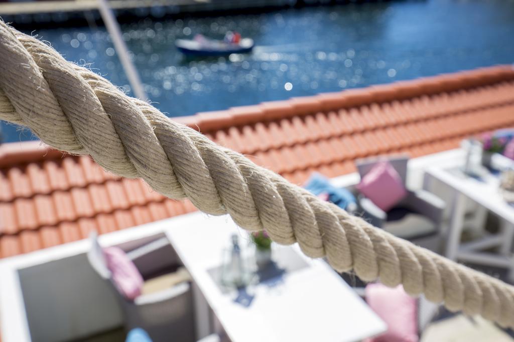Pensionat Bryggan Smögen Esterno foto